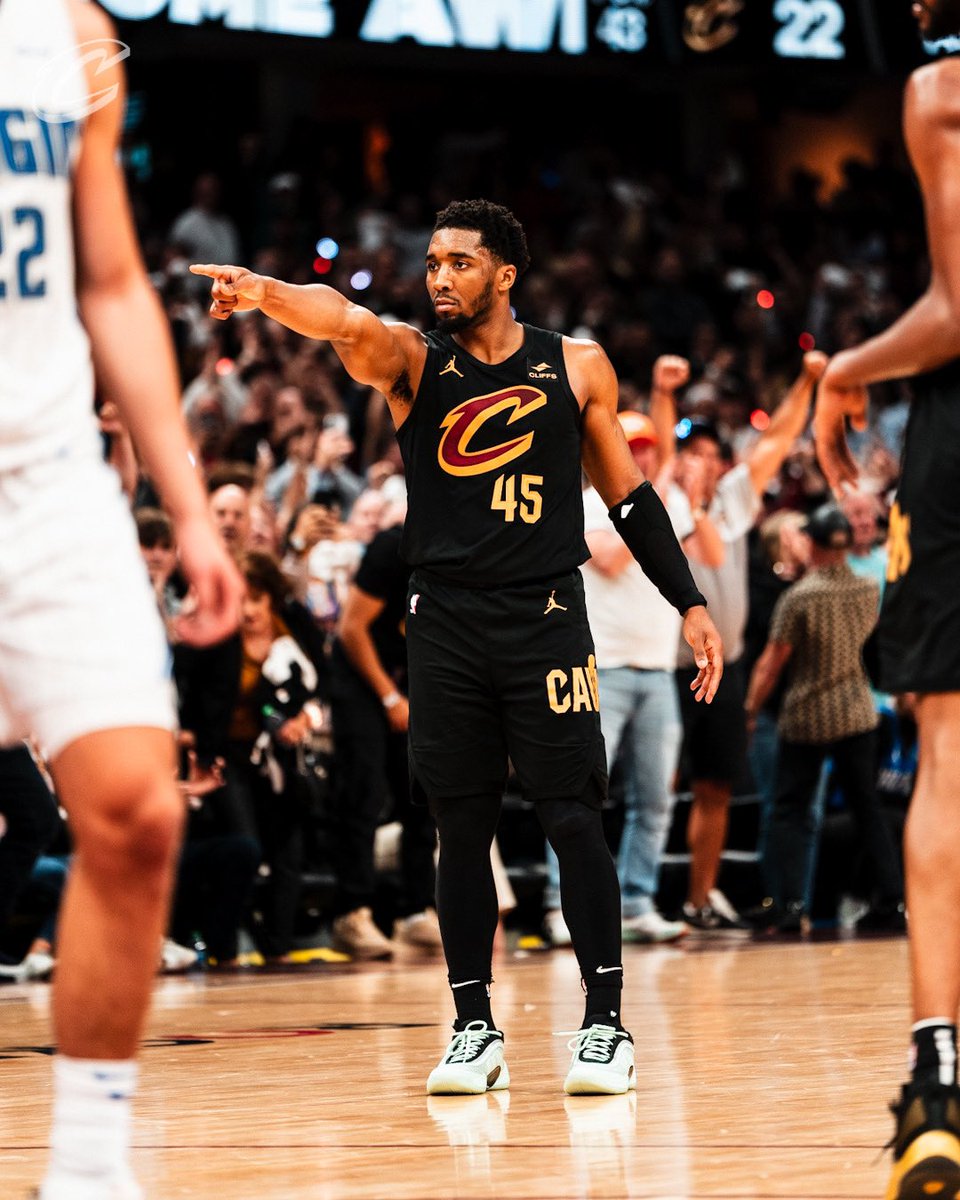 cavs's tweet photo. Goodnight, Cavs Fans. 🗣️ See you in Orlando. #LetEmKnow https://t.co/756qm1Hchl