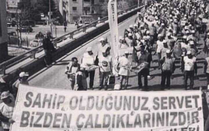 Beklenen günler Güzel günlerimiz ellerinizdedir Haklı günler,büyük günler Gündüzlerinde sömürülmeyen Gecelerinde aç yatılmayan Ekmek,gül ve hürriyet günleri Türkiye işçi sınıfına selam! (Nazım Hikmet) #1Mayıs #HerYerTaksimHerYer1Mayıs