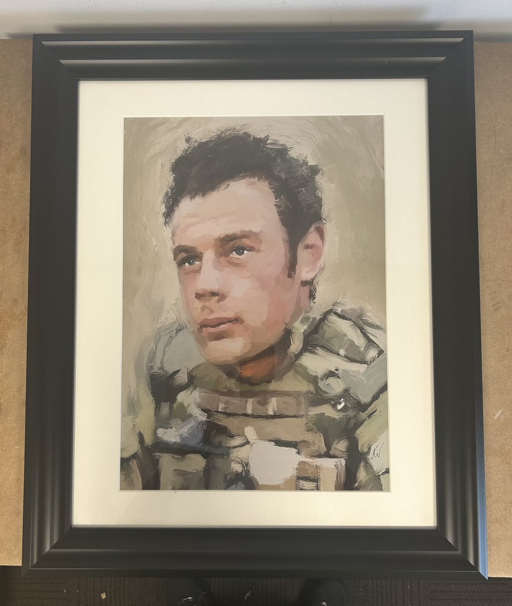 Can anyone help with getting this portrait to his next of kin? Private Martin Simon George Bell GM from 2nd Battalion The Parachute Regiment? @PRA_Airborne @2PARA_HQ @Foxy2Para @supportourparas