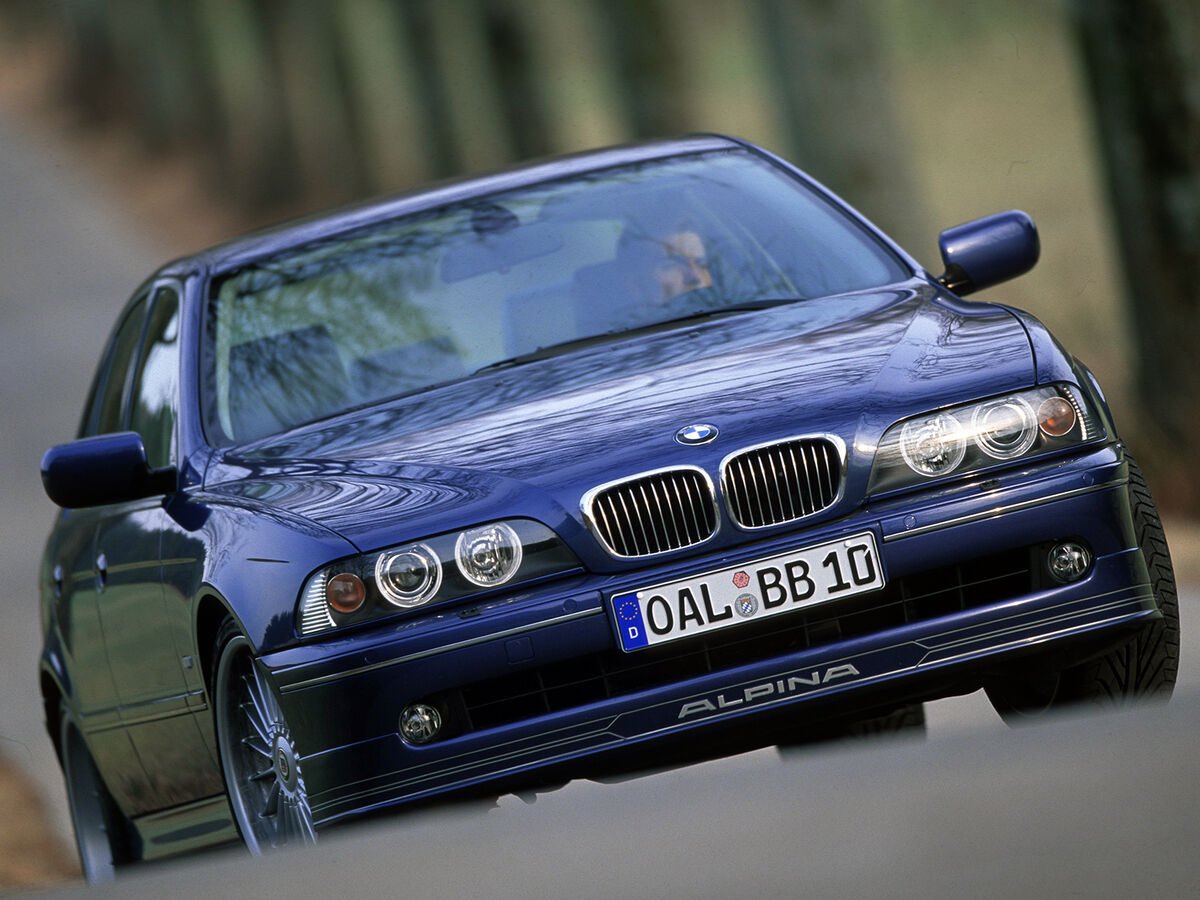 #世界一美しいセダン
BMW E39型 5シリーズ。俺の中ではやっぱこの車しか無い！