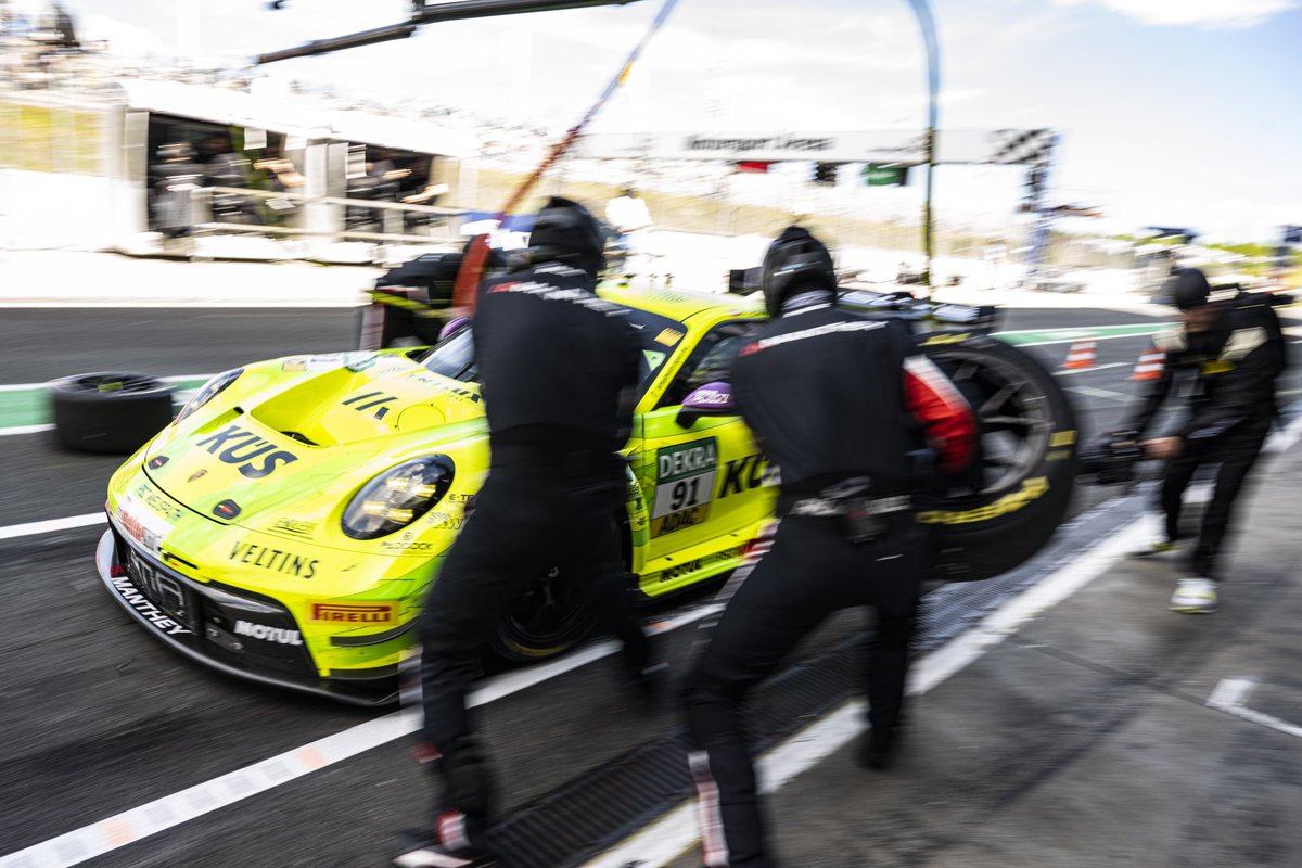 Hat tip to our @DTM pit crews over the weekend, scoring the fastest pitstop 🫡 A huge team effort across both garages, and a great start to the season to build on. #dtm #dtm40 #pitstop #porsche #mantheyema