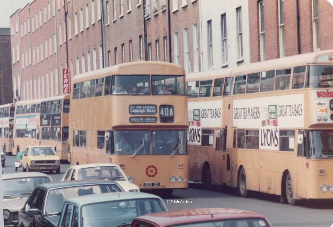Phibsboro's DF529 on Parnell square. 16th June 1983. @dublinbusnews #df529