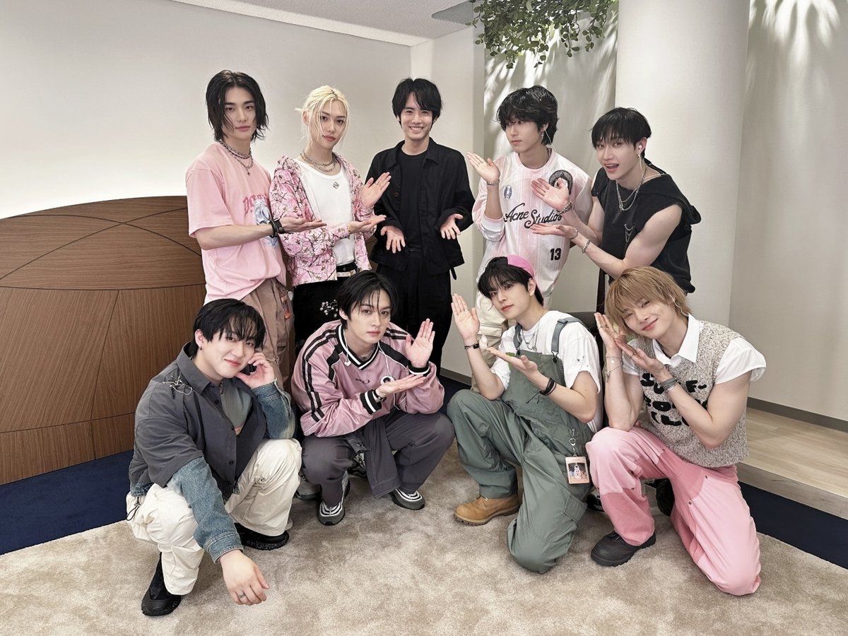 赤楚衛二×Stray Kids 初対談が実現✨️

ドラマ主題歌の歌詞に“衛二”の名前が⁉️
スキズ、赤楚に「サランヘヨ！」
推し韓国語を伝授
oricon.co.jp/news/2325254/?…

#赤楚衛二 #StrayKids #Reリベンジ