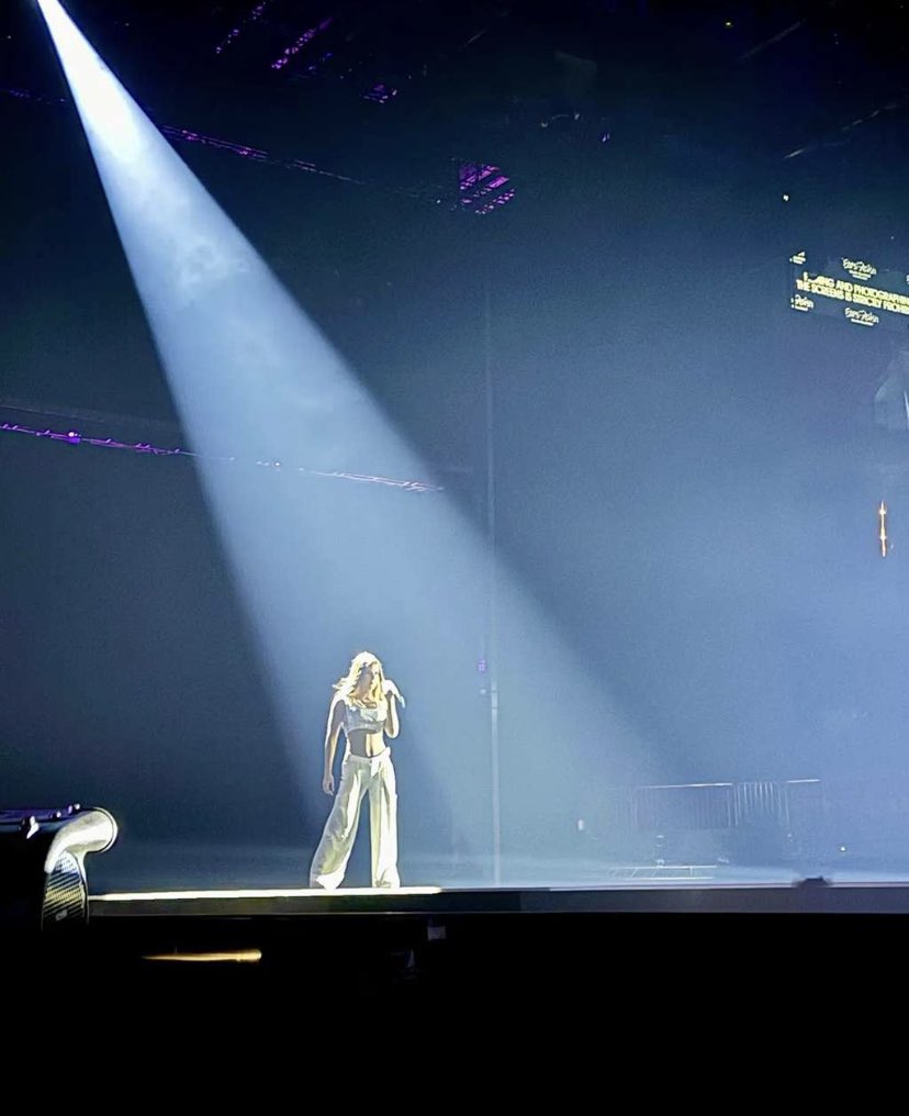 #Eurovision2024 Silia Kapsis started off her second rehearsal inside Malmö arena 🇨🇾 

📸 EBU