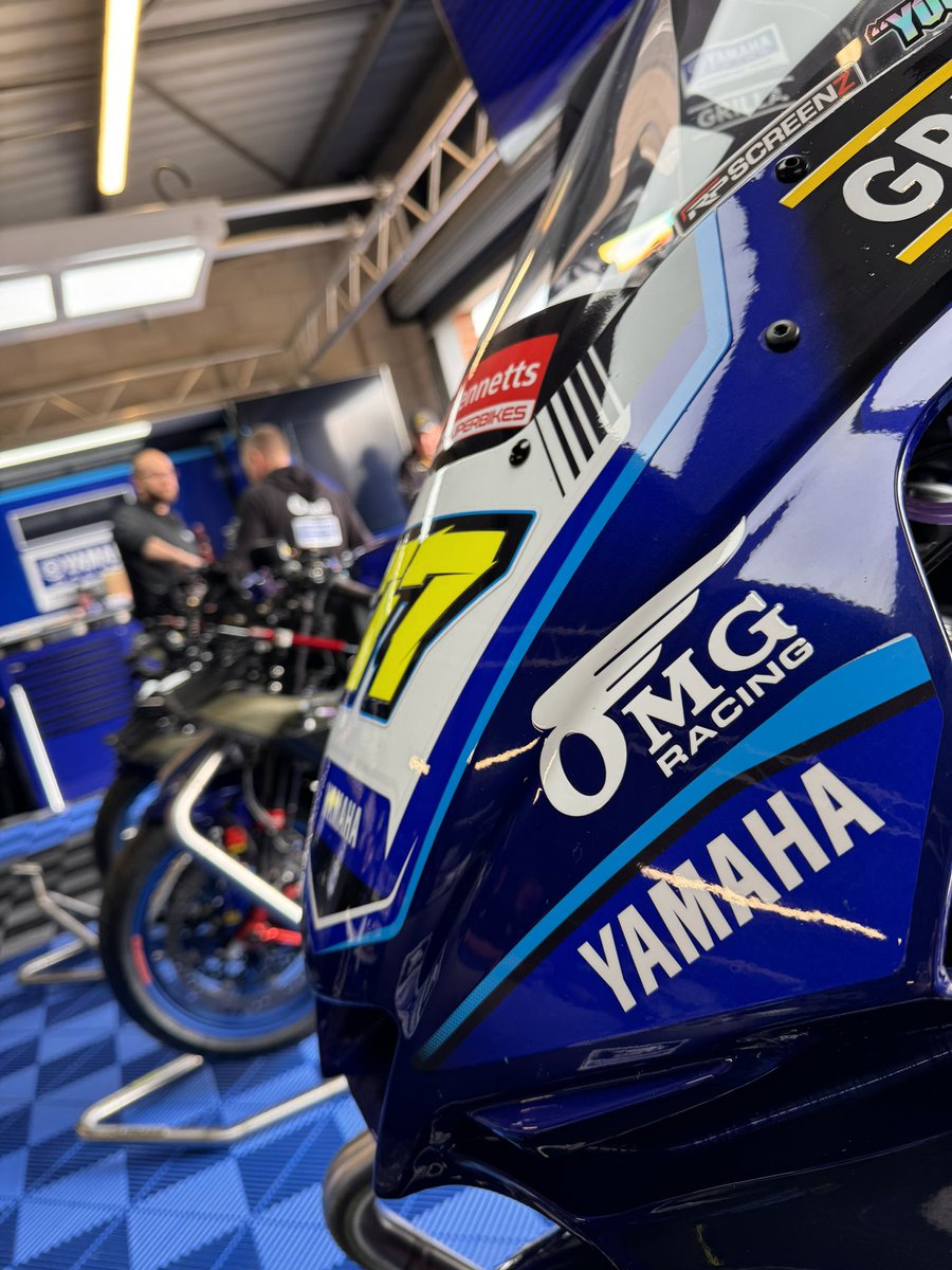 Good morning @Oulton_Park 👋🏻 It’s the first of two @OfficialBSB test days as we build up to #OultonBSB 👊🏻 #OMGRacingUK #allGRILLAnoFILLA #YamahaRacing #RevsYourHeart #WeR1