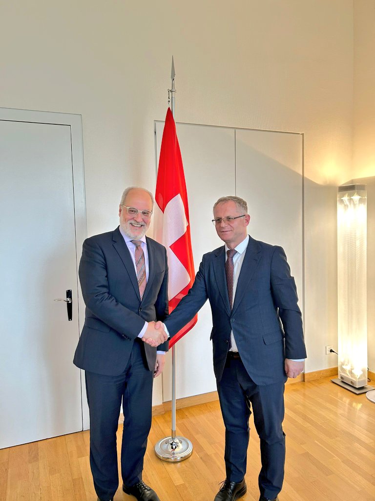 While in Bern, it was a pleasure to meet w/ @SwissMFAStatSec. Talked about Kosova's progress & european perspective, membership in the CoE and the dialogue process among other. Highly appreciated our discussion, emphasizing our strong and friendly relations. 🇽🇰🇨🇭