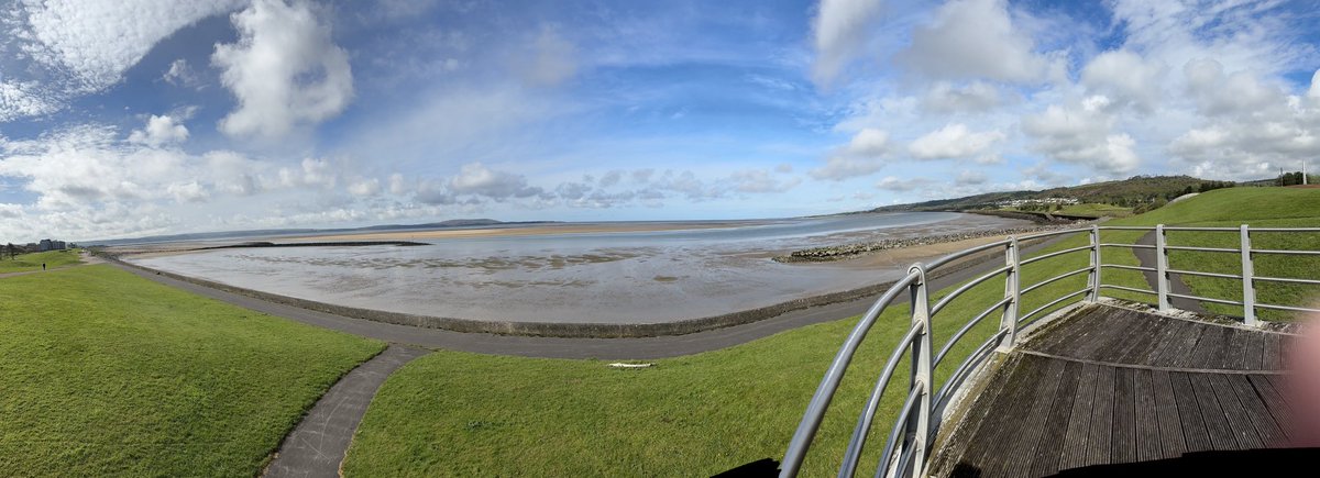 Nice ‘ere, isn’t it? The lookout at #Llanelli beach.