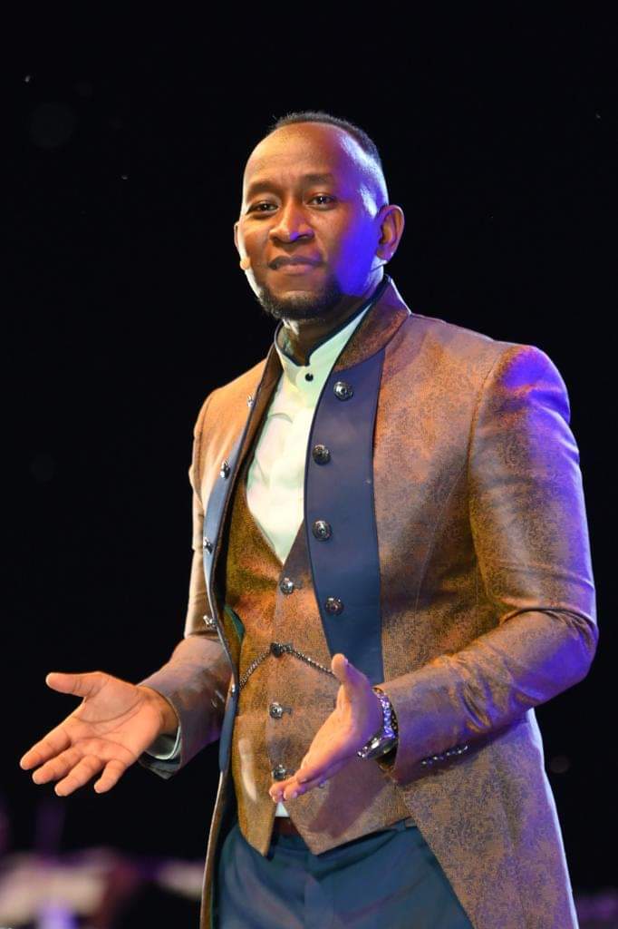 Jesus said, 'Those that drink of this water shall thirst again, but those that drink of the water that I shall give to them shall never thirst and the life that I give to them shall be like a well spring' meaning the life I give to them shall be a spring #ProphetElvisMbonye