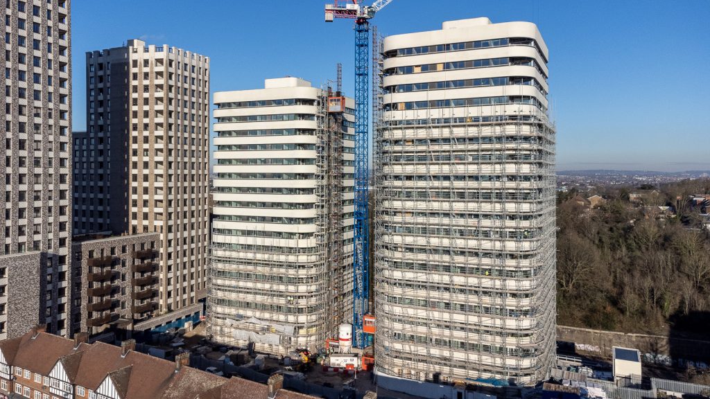 Hub Residential has appointed Swanmac to install over 1500 blackout roller blinds and curtains at the #WembleyLink development Read more: bit.ly/3VE9V1T 

#ResidentialDevelopment #BlackoutRollerBlinds #Curtains #BuildToRent #WembleyLink #London c @HUB_Residential