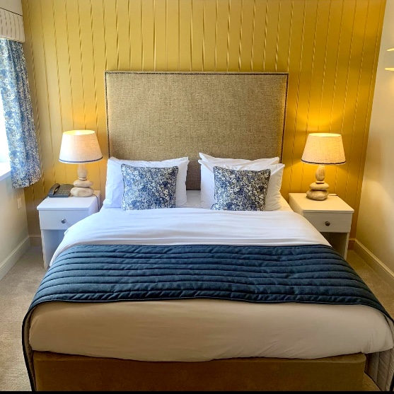 'Blowing the cobwebs away at @CaleyHallHotel, a charming bolt-hole on the North #Norfolk coast. 3 #AASilverStars and 1 #AARosette retained.' - AA Inspector Get AA Rated > tinyurl.com/4udrtp49