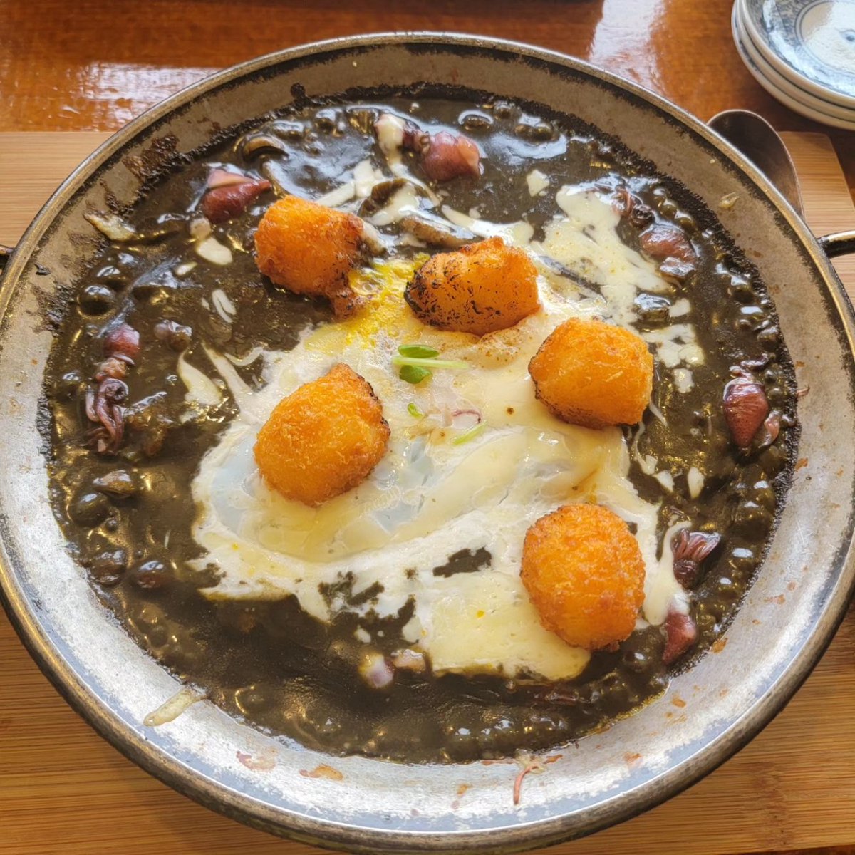 イカスミ焼きカレー美味しかった🍛
幸せが詰め込まれてムチムチ❤️