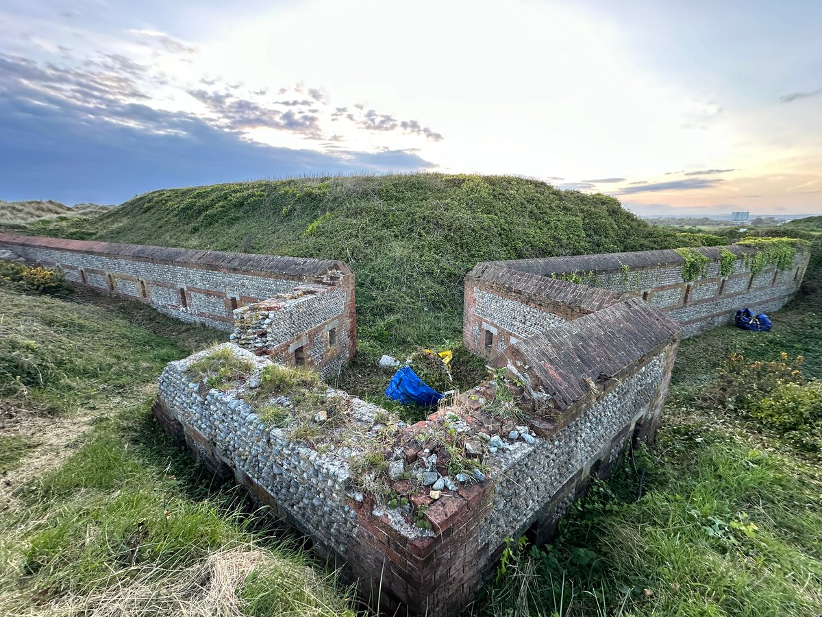 Littlehampton Fort tweet media