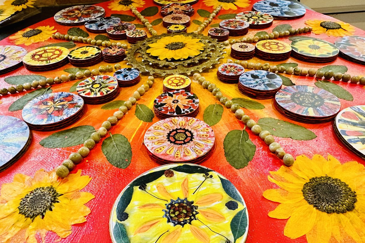 HearthGallery's tweet photo. 🌱‘Lifecycles’ - Series of workshops delivered by @uvwales focused on the creation of four collaborative mandalas, each symbolising a season – Summer, Autumn, Winter, and Spring. 

In collaboration with Pedal Power and Headway, the workshops intertwined creativity and food. https://t.co/jXex4FP1tl