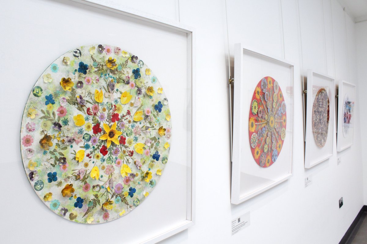 HearthGallery's tweet photo. 🌱‘Lifecycles’ - Series of workshops delivered by @uvwales focused on the creation of four collaborative mandalas, each symbolising a season – Summer, Autumn, Winter, and Spring. 

In collaboration with Pedal Power and Headway, the workshops intertwined creativity and food. https://t.co/jXex4FP1tl