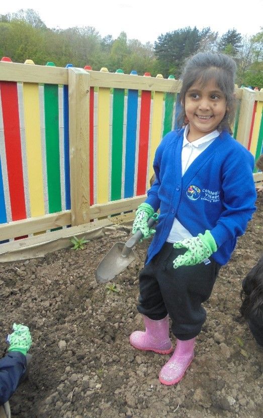 🌱🌼 Team Dixon has been getting their hands dirty, mastering the art of gardening with our shiny new tools! 🛠️🌿 We’re planting broad beans in our fresh allotment. Check out our green thumbs in action! 🌱📸 #GardeningAdventures #WeExceed 🌱🌟