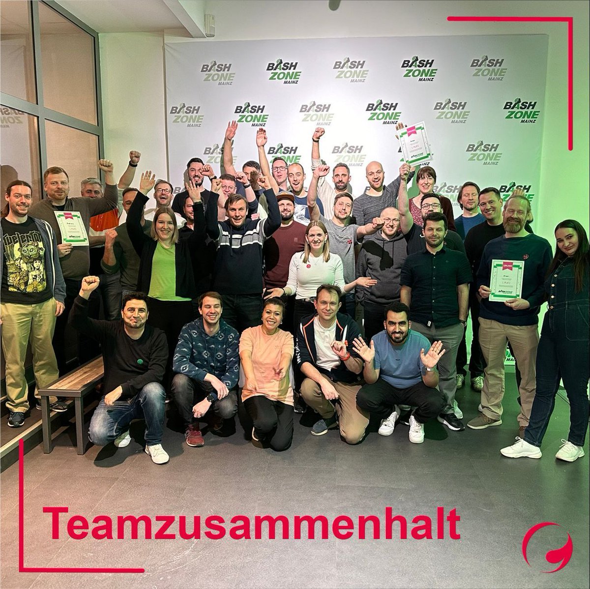 ebizcon's tweet photo. Letzte Woche stand bei eBiz Consulting die mentale Gesundheit im Fokus!
Nach einem Tag voller Achtsamkeit und Entspannung haben wir den Tag mit einem Besuch bei der BashZone in Mainz abgerundet - eine perfekte Kombination aus Bewegung und Spaß!

#Gesundheitstag #BashZone #eBiz https://t.co/BaRLNHkRSl