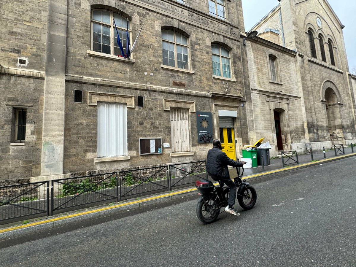 Paris : la Ville demande au gouvernement de réquisitionner le lycée Brassaï pour des hébergements d’urgence ➡️ l.leparisien.fr/mbvH
