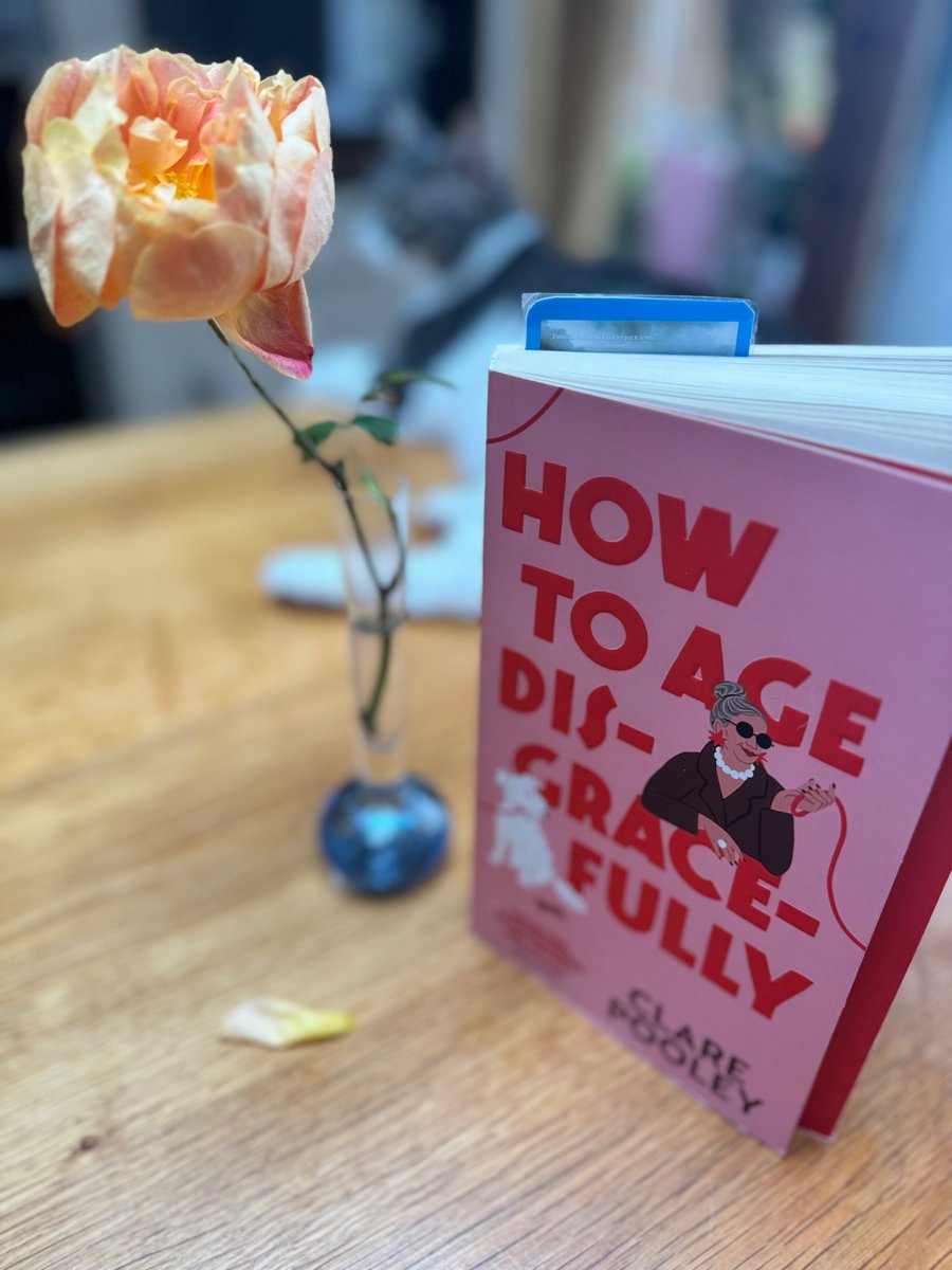 Oh I love this! If you're looking for a cast of endearing characters, laughs galore and a rollercoaster plot, grab yourself a copy of #HowToAgeDisgracefully by @cpooleywriter, out 20 June. (Daphne, please can I come and live with you?) @TransworldBooks