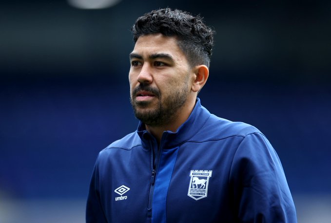 Massimo Luongo, los Socceroos te necesitan.

Después de una breve vuelta en 2023 el jugador del Ipswich se retiró de la selección para centrarse en jugar en Premier.

Ahora que lo tiene casi hecho ojalá vuelva a jugar con Australia