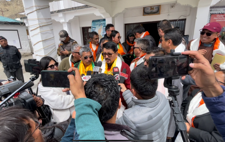 BJP Ladakh's #LokSabha candidate, @tashi_gyalson , filed his nomination with support from #BJP leaders and workers from across #Ladakh 
@BJP4Ladakh @BJP4JnK @BJP4Delhi @BJP4India @narendramodi @AmitShah @JPNadda