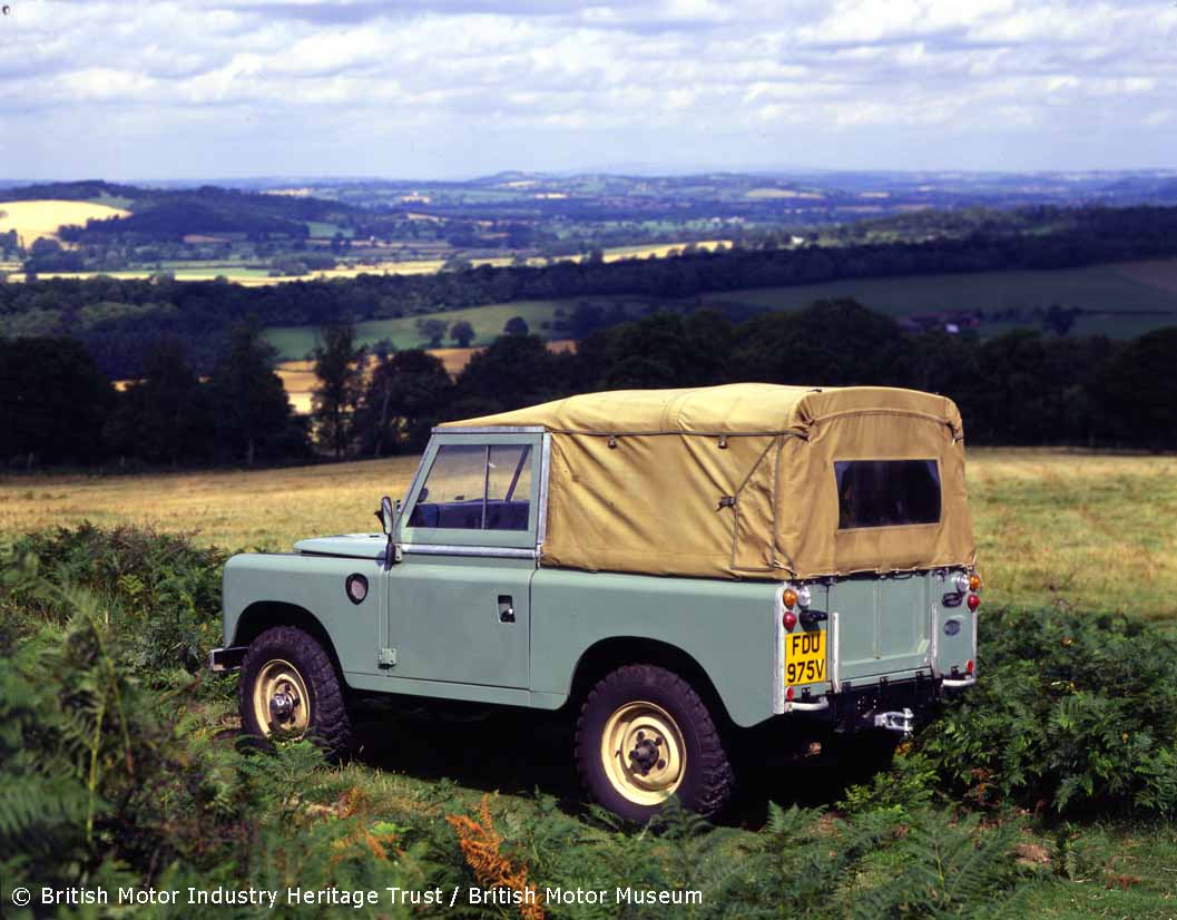 #LandRovers have been making the rounds on our #SocialMedia pages this week in preparation for the #GaydonLandRoverShow! So today's featured #Photograph from the #Archive is of this #LandRover overlooking the #Countryside. 🛻🌳