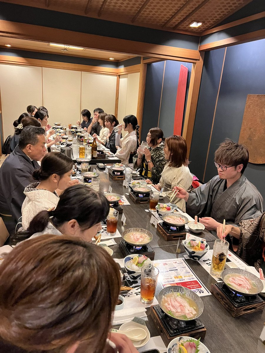 喋る前に飲む！食べる！
お待たせしてすみませんでした💦