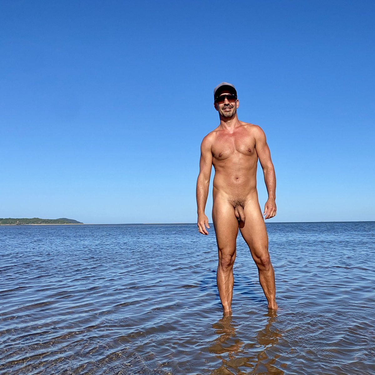 In the latest episode of Naked Men Talking we're joined Damien from @barebeachboys. We talk growing up in a relaxed household, navigating the body-image challenges of a dance career, the allure of naked beaches, and why he doesn't have a bucket-list. buff.ly/3y0a063