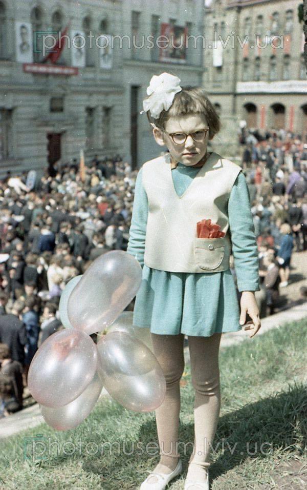 1-ше травня, 1968 рік. Львів. 
Фотограф Павлюк Ж. І.
