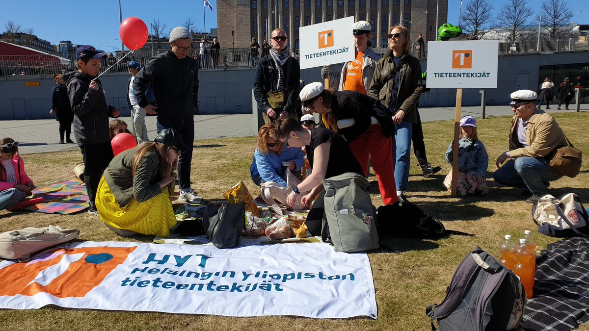 Join the HUART Vappu Picnic in front of Musiikkitalo.