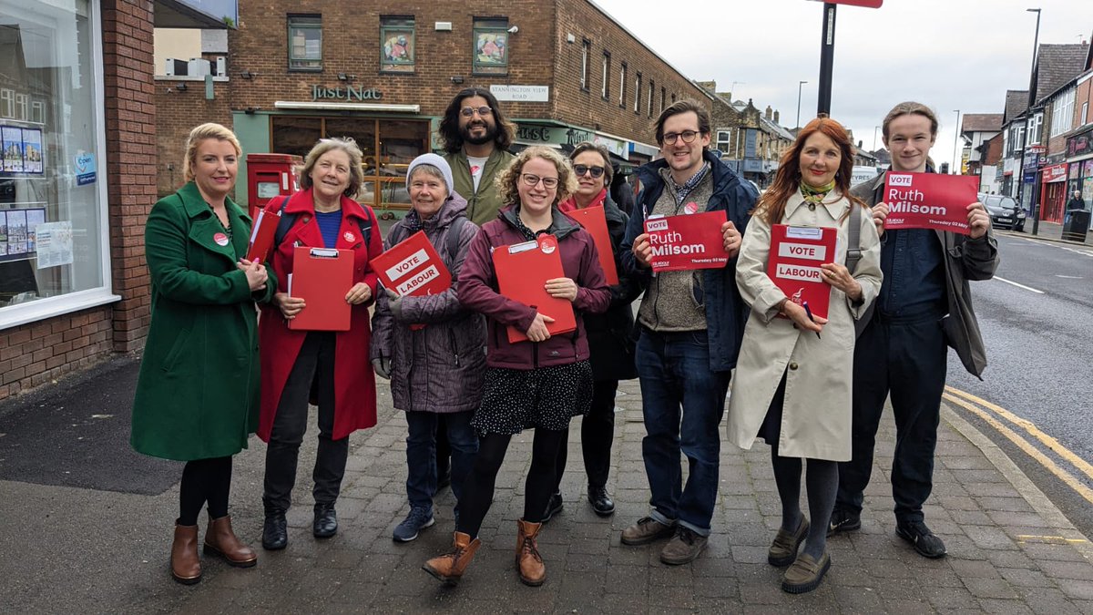 SheffLabour's tweet image. 🚨 Local Elections TOMORROW 🚨

Vote Sheffield Labour for:

💳Help with the cost-of-living
📈A stronger local economy
🚌Buses back under public control
🏡New affordable homes
😀More support for families &amp;amp; young people
🏥Better public services