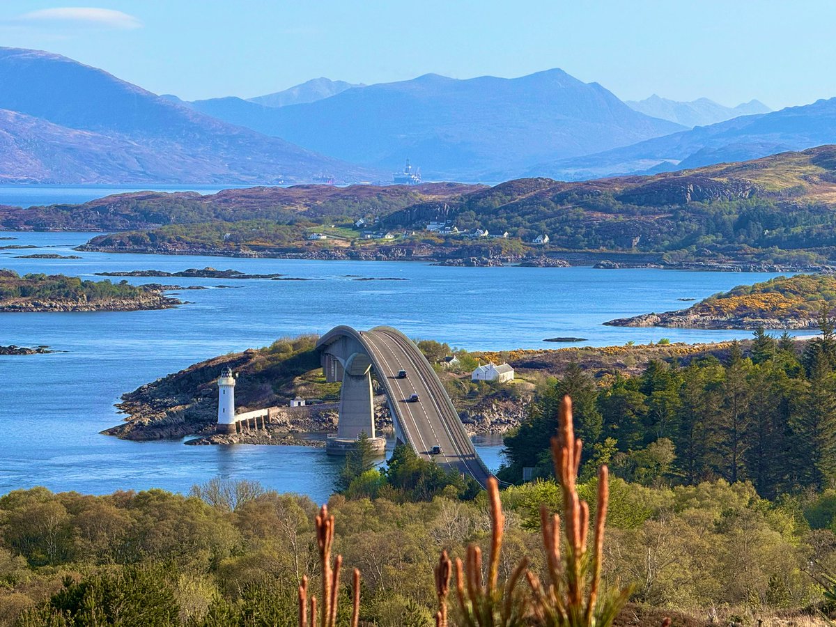 #HelloMay Skye Bridge, Kyleakin, Isle of Skye #Scotland 🏴󠁧󠁢󠁳󠁣󠁴󠁿🏴󠁧󠁢󠁳󠁣󠁴󠁿@angie_weather @ThePhotoHour @StormHour @VisitScotland