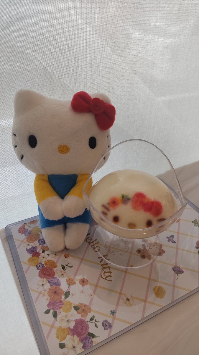 kittychanfan's tweet photo. 🎀西麻布 WHITE STELLA ハローキティ コラボアフタヌーンティー🎀
来���も行かれたらいいな😊楽しみ
#ホワイトステラ
#whitestella
#ハローキティ https://t.co/3WYjlQ1lTB