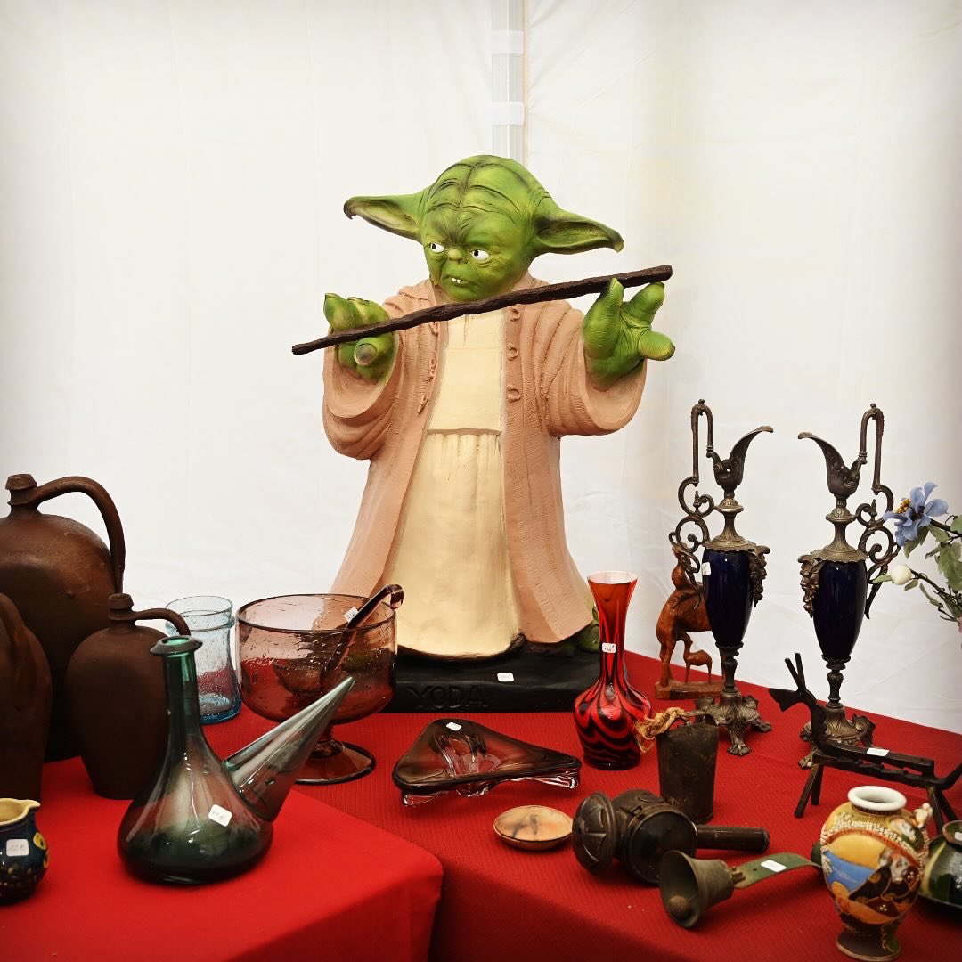 brocTG's tweet photo. 👋 nous y sommes !
Venez chiner à  👉#montauban en ce 1er mai 2024.
les #brocanteur et #antiquaire de l’association  sont sur❣️l’esplanade des #fontaines au lieu de l’habituelle place #lalaque 
🪑#chaise 🗿 🚂 #deco #vintage 🗄️ #ancien 🧮#meuble #tableau #livres 📽️ #weekend https://t.co/ygWKqSkuYW