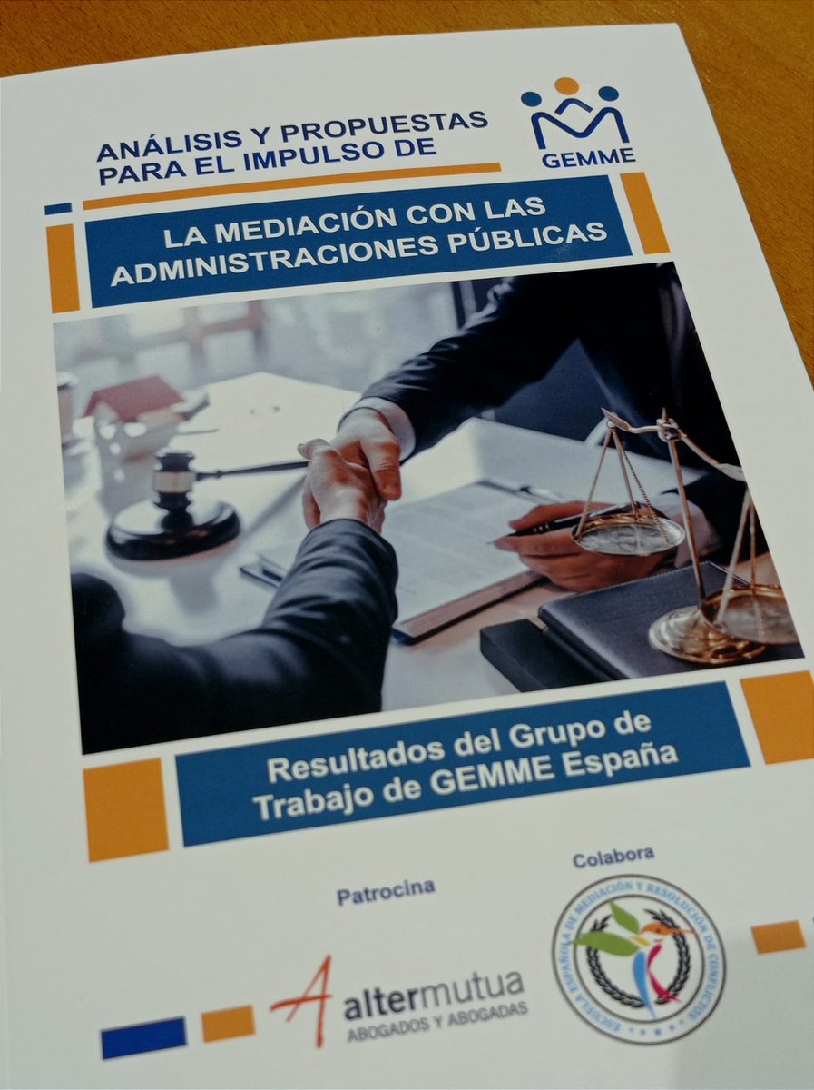 La #mediació, una via per la bona administració (propera, que escolta i consensua)
Ahir vam presentar amb <a href="/MediacionJusta/">MediaciónEsJusticia</a>, <a href="/gemmaubasart/">gemma ubasart</a> <a href="/sindicdegreuges/">Síndic de Greuges de Catalunya</a> una nova edició del llibre coral "Análisis y propuestas para el impulso de la #mediación en las administraciones públicas"