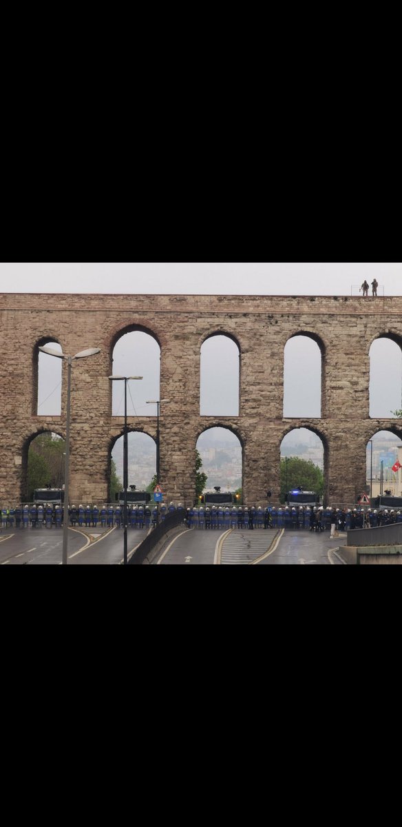 #1Mayıs
Halkla polisleri karşı karşıya getirmekten bıkmadınız. Sınırlarımızı bu şekilde korumadınız, koruyamadınız.