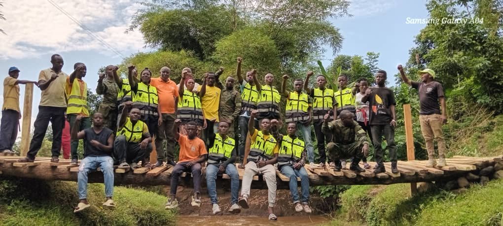 @RwandaLocalGov @Rwandapolice @RwandaYouthVol1 @RusiziDistrict Youth Volunteers Rusizi dukomeje ibikorwa by'Umuganda ,turashimira ubufatanye bw'Inzego z'Umutekano,inzego z'ibanze n'Abaturage!