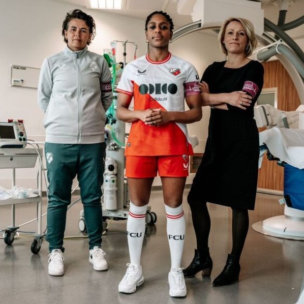 “Een hoge #bloeddruk is een sluipmoordenaar'. Het @UMCUtrecht en @FCUtrecht bundelen in een derde seizoen de krachten voor '#DraagdieBand': een campagne voor #hartgezondheid, dit keer met extra aandacht voor vrouwen: fcutrecht.nl/overig/draag-d…