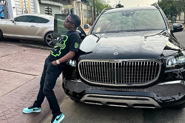 sultavisual's tweet photo. This generation with wahala, trouble go sleep someone child go dey wake him up, why you go buy 300million and you go repair am with 10million🥶 hope is not what am thinking village people they....hmm https://t.co/UZnPwjgWnZ