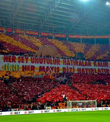 Mayıs ayında Galatasaray;

11 Mayıs: Galatasaray 5-1 Fenerbahçe

12 Mayıs: Kadıköy Hatırası

14 Mayıs: Denizli faciası.

17 Mayıs: UEFA Kupası şampiyonluğu

19 Mayıs: 21. ve 22. şampiyonluk

25 Mayıs: 20. Şampiyonluk ve 4. yıldız

30 Mayıs: 23. Şampiyonluk