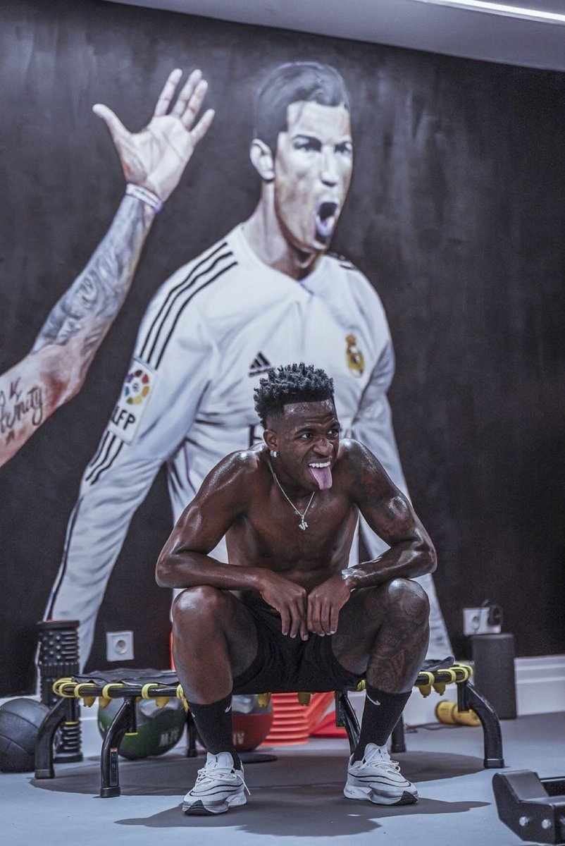 Champions League Ronaldo Delima - 24 G/A Ronaldinho - 31 G/A Vinicius - 42 G/A And he’s just 23