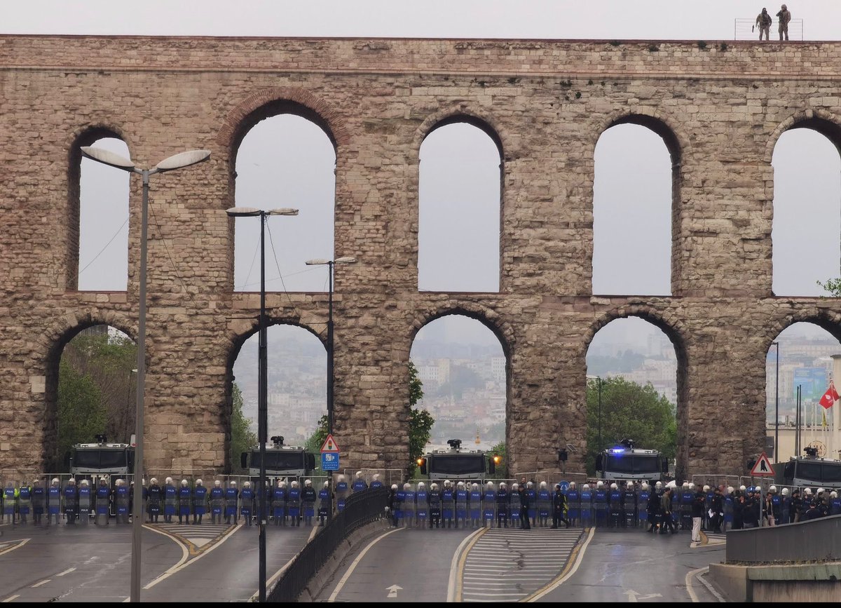 Türk Polisinin yanındayım!

#1MAYIS