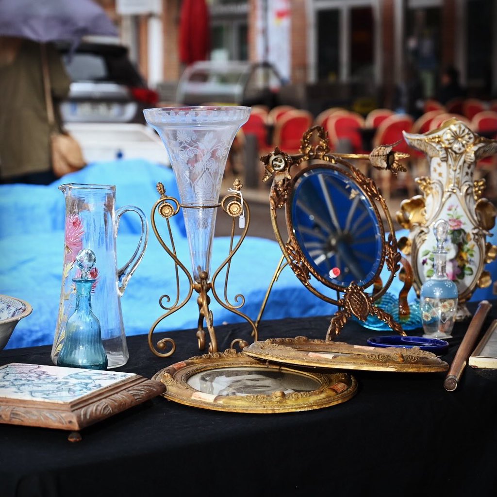 brocTG's tweet photo. 👋 nous y sommes !
Venez chiner à  👉#montauban en ce 1er mai 2024.
les #brocanteur et #antiquaire de l’association  sont sur❣️l’esplanade des #fontaines au lieu de l’habituelle place #lalaque 
🪑#chaise 🗿 🚂 #deco #vintage 🗄️ #ancien 🧮#meuble #tableau #livres 📽️ #weekend https://t.co/6B41CHgcfg