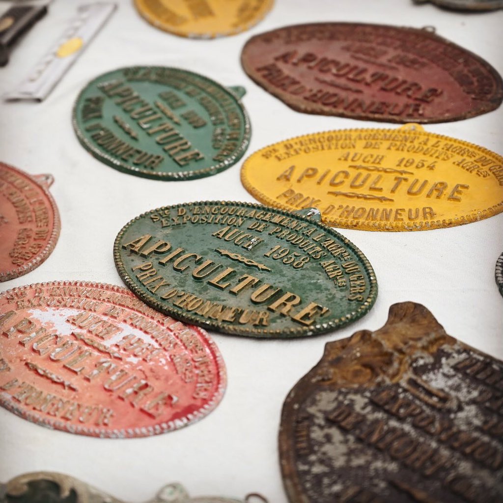 brocTG's tweet photo. 👋 nous y sommes !
Venez chiner à  👉#montauban en ce 1er mai 2024.
les #brocanteur et #antiquaire de l’association  sont sur❣️l’esplanade des #fontaines au lieu de l’habituelle place #lalaque 
🪑#chaise 🗿 🚂 #deco #vintage 🗄️ #ancien 🧮#meuble #tableau #livres 📽️ #weekend https://t.co/6B41CHgcfg