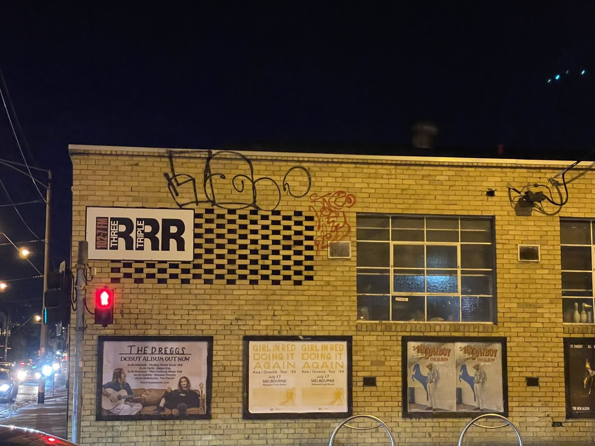 On air now! With <a href="/dansalmonthe3rd/">Dan Salmon</a> and <a href="/Rowena_Murray/">Rowbi-Wan Kenobi🎧🎚️🎛️📻</a> on the mighty <a href="/3RRRFM/">3rrrfm</a>