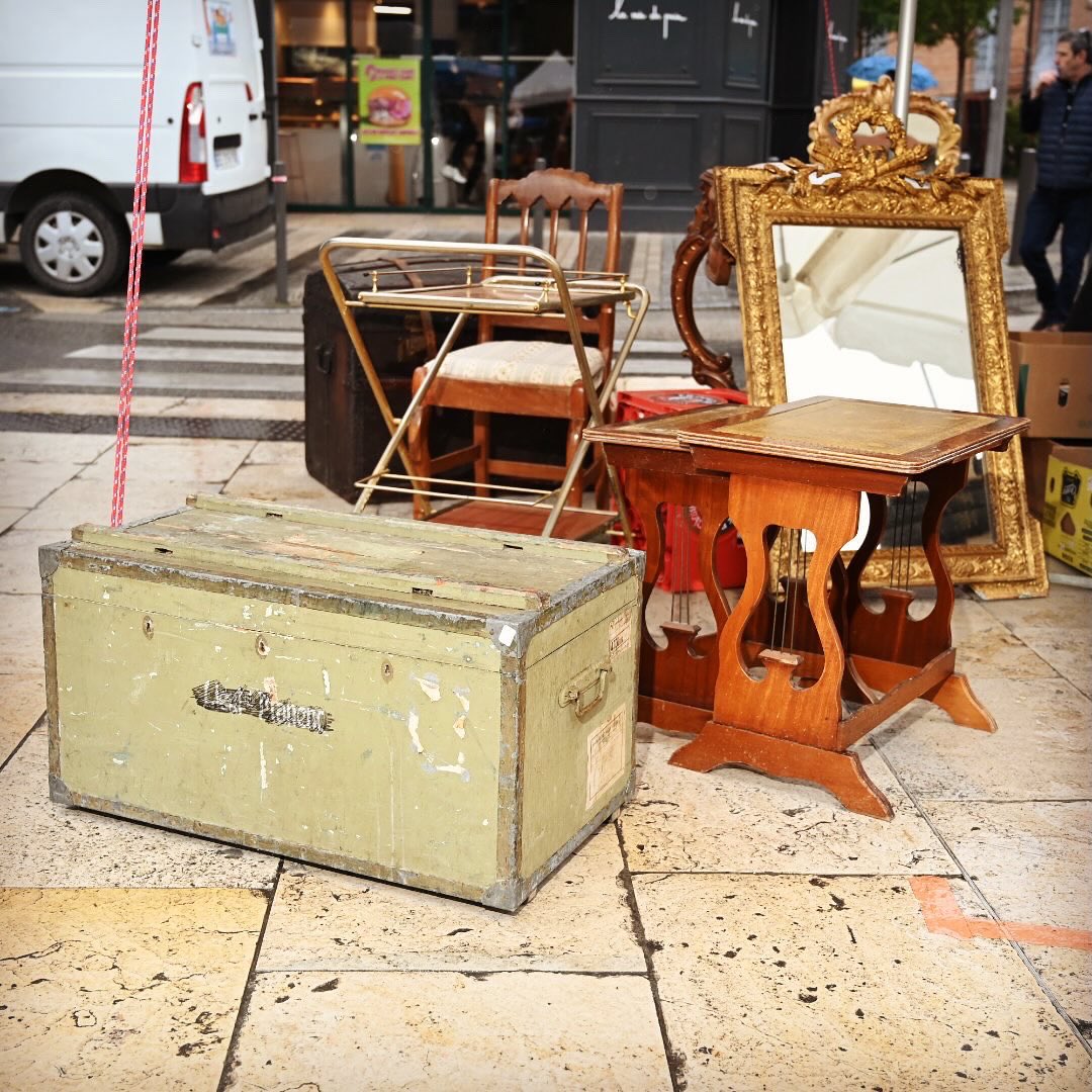 brocTG's tweet photo. 👋 nous y sommes !
Venez chiner à  👉#montauban en ce 1er mai 2024.
les #brocanteur et #antiquaire de l’association  sont sur❣️l’esplanade des #fontaines au lieu de l’habituelle place #lalaque 
🪑#chaise 🗿 🚂 #deco #vintage 🗄️ #ancien 🧮#meuble #tableau #livres 📽️ #weekend https://t.co/PopQ7CpL4Y