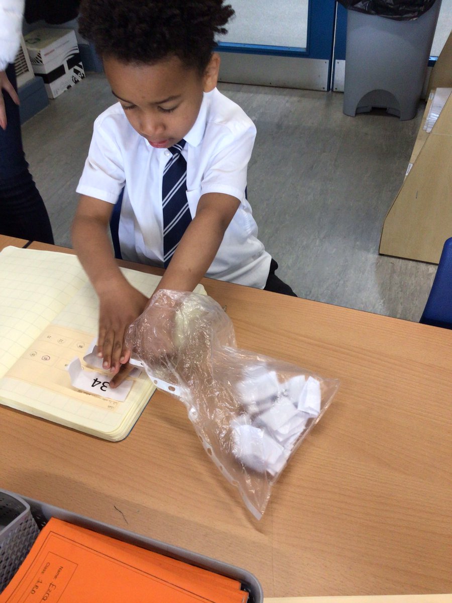 ditton_ps's tweet photo. 1RD have been ordering numbers within 100 today in maths. They chose 3 numbers from the pack, ordered them and wrote them in their book. They really enjoyed this lesson! #DittonPrimaryMaths @first4maths https://t.co/ZKhGGXSvzl