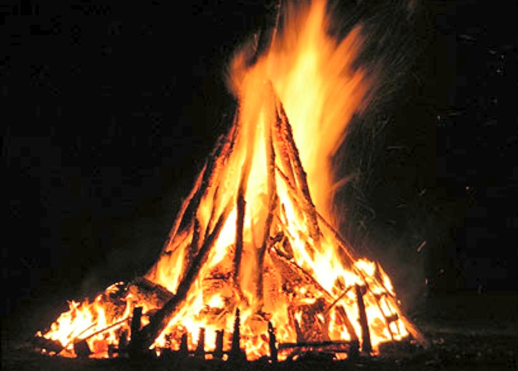 Today- 1st of #May #Bealtaine Beltane is mentioned in early Irish literature and in important events in Irish mythology The name is said to derive from Old Irish meaning 'bright fire' @NLIreland @danoharafarm @Failte_Ireland @EPICMuseumCHQ @littlemuseumdub #Irish #IrishMytholgy