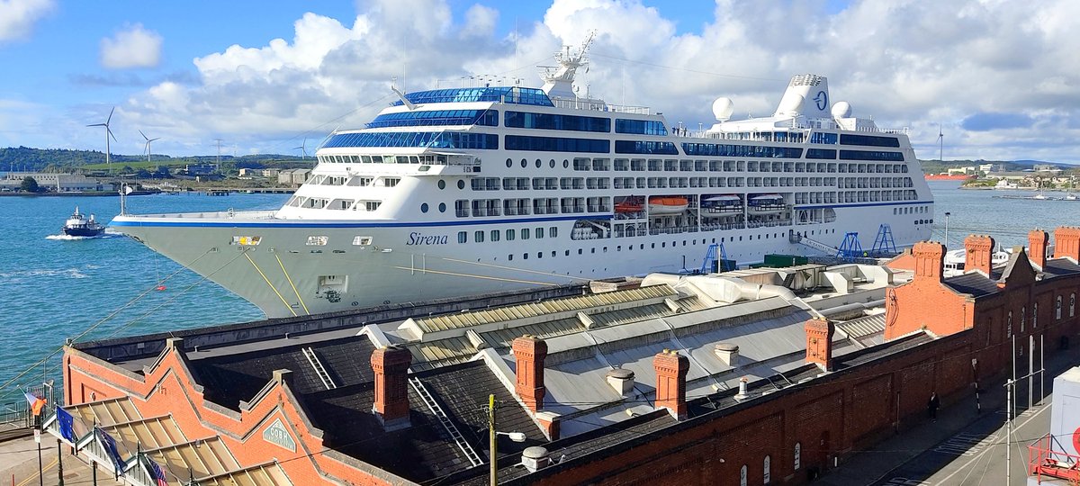 Welcome to the passengers and crew of Sirena on a beautiful morning in Cobh. Enjoy your day in our beautiful town. Due to depart at 5pm. #visitcobh #lovecobh @CobhTourism @PortofCork @HamiltonShipPSL @pure_cork @KENNYTCORK @CruiseRoomEire @CruiseEuropeCom