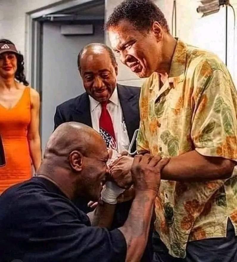 Muhammad Ali always promised to watch Mike Tyson train but never kept his word. That day, he decided to keep his word and go watch Tyson train.

As soon as Tyson saw him enter, he dropped everything, jumped out of the ring like a hurricane and went to kneel down to greet