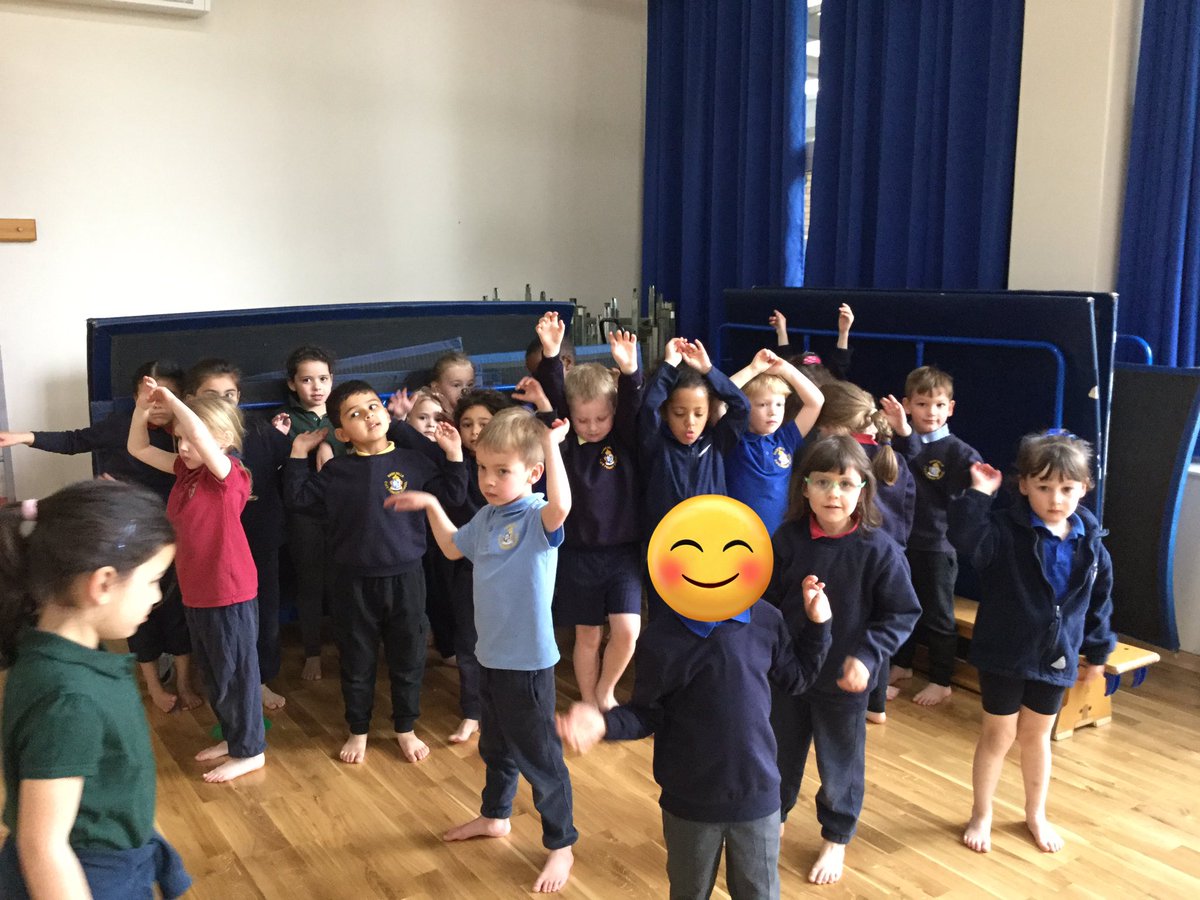 NashMillsSchool's tweet image. Reception are being sea creatures today in PE. We have chosen corners of the room to be seaweed, waves, crabs and even a spot of sunbathing and relaxing! Great listening skills Reception. #eyfsphysicaldevelopment